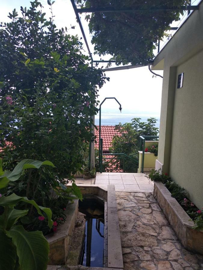 Ferienwohnung Jelena Omiš Exterior foto